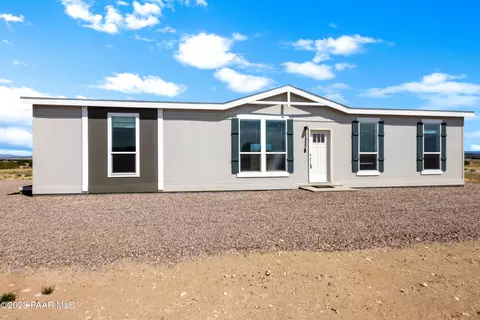 1550 W Kings Ct, Paulden, AZ 86334
