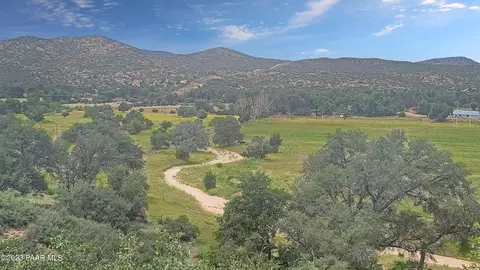 11945 W Faded Whistle Rd, Skull Valley, AZ 86338
