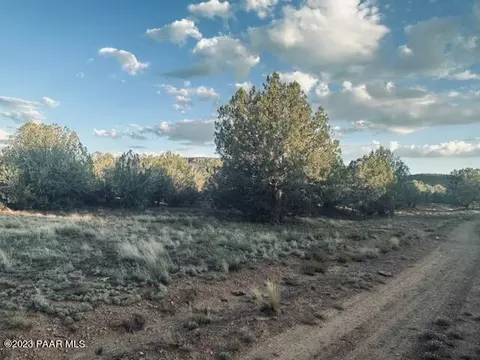 88 NE Stockmans Rd, Ash Fork, AZ 86320 photo 8
