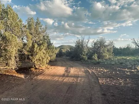 88 NE Stockmans Rd, Ash Fork, AZ 86320 photo 10