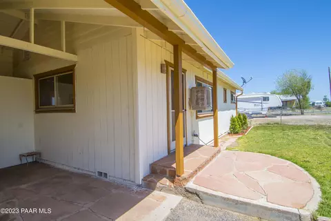 22560 W Cedar St, Seligman, AZ 86337