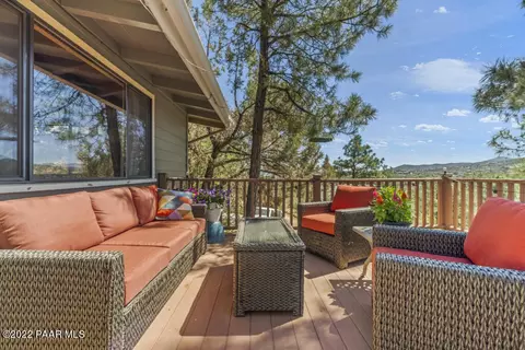 1054 S Apache Dr, Prescott, AZ 86303