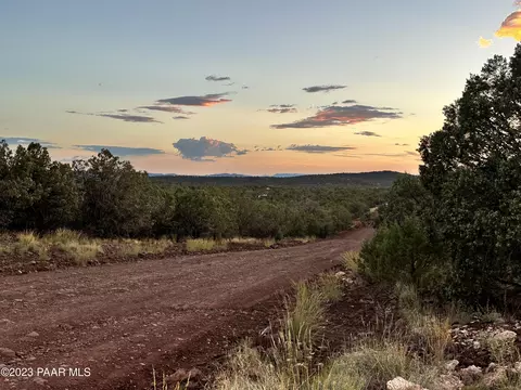 1248 W Picacho Dr, Ash Fork, AZ 86320 photo 2