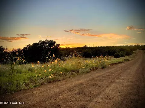 1248 W Picacho Dr, Ash Fork, AZ 86320