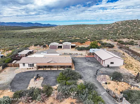 660 N Old Coach Trl, Dewey-humboldt, AZ 86327