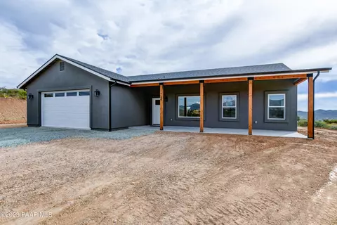 1426 S Dewey Rd, Dewey-humboldt, AZ 86327