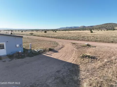 351 E Ahonen Rd, Paulden, AZ 86334 photo 2