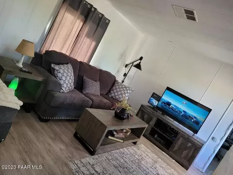 20587 E Cactus Wren Dr, Mayer, AZ 86333 photo 2