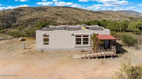 8295 Iron Springs S Rd, Skull Valley, AZ 86338