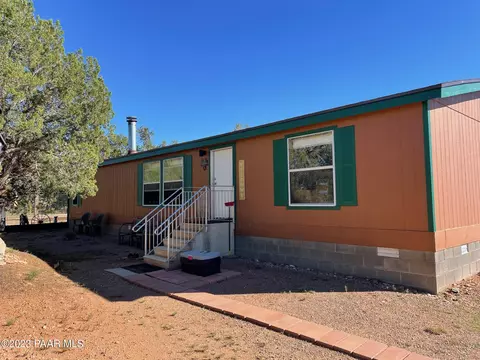53210 N Markham Pass, Seligman, AZ 86337
