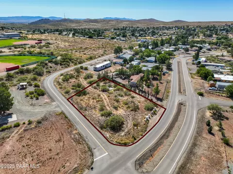 17205 17213 E Roadrunner Rd, Mayer, AZ 86333 photo 5