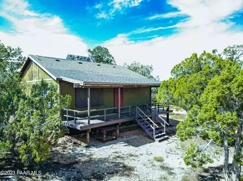 33105 W Madre Rd, Seligman, AZ 86337