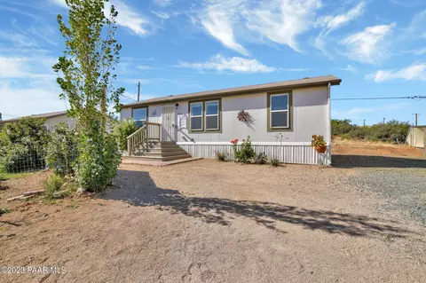 16464 S Red Rock Ln, Mayer, AZ 86333