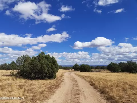112 Raging Crab North E # B, Ash Fork, AZ 86320