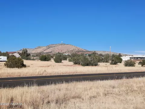 27365 W Fort Rock Rd, Seligman, AZ 86337