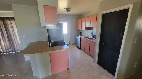460 E Bramble Dr, Paulden, AZ 86334 photo 3