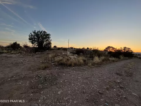 211 E Antelope Run Rd, Paulden, AZ 86334