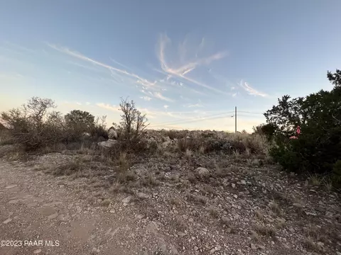211 E Antelope Run Rd, Paulden, AZ 86334 photo 3