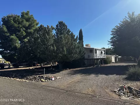 17301 E Meadow Ln, Mayer, AZ 86333