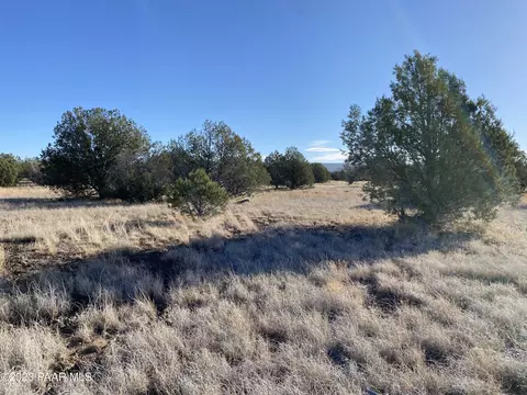 3220 W Mesa Dr, Ash Fork, AZ 86320
