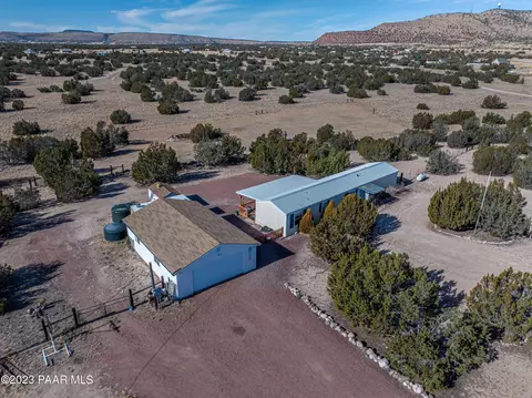 54300 N White Gate Rd, Seligman, AZ 86337