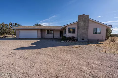 53791 Mesa Dr, Seligman, AZ 86337