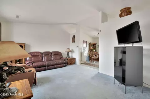8657 E Apache Dr, Prescott Valley, AZ 86314 photo 5