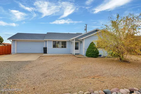 8657 E Apache Dr, Prescott Valley, AZ 86314 photo 3
