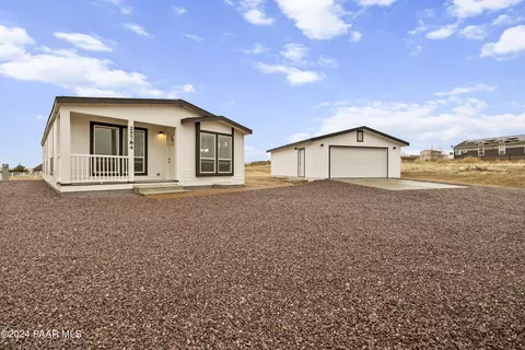 25784 N Riesling Ln, Paulden, AZ 86334