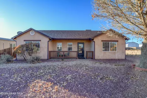 235 W Granada Dr, Paulden, AZ 86334