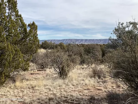 58575 N Vidrio Rd, Seligman, AZ 86337