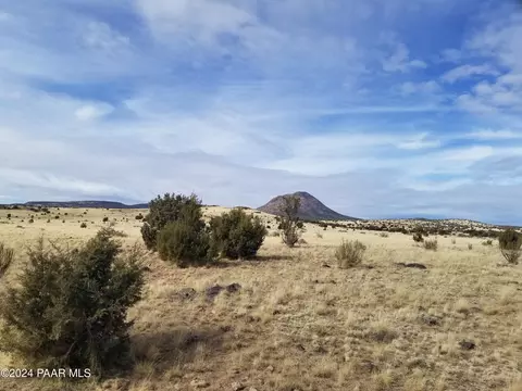 47 Mile High Rd, Ash Fork, AZ 86320 photo 2