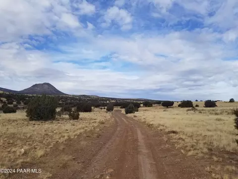 47 Mile High Rd, Ash Fork, AZ 86320