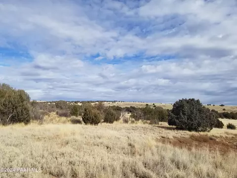 47 Mile High Rd, Ash Fork, AZ 86320 photo 3