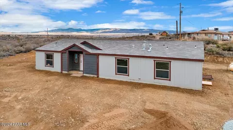 1805 S Lovin Ln, Dewey, AZ 86327