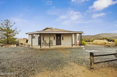 12851 E Calle Viejo Rd, Mayer, AZ 86333