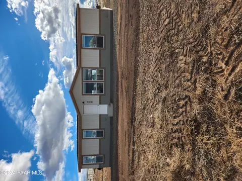 775 W Willow Wind Trl, Paulden, AZ 86334