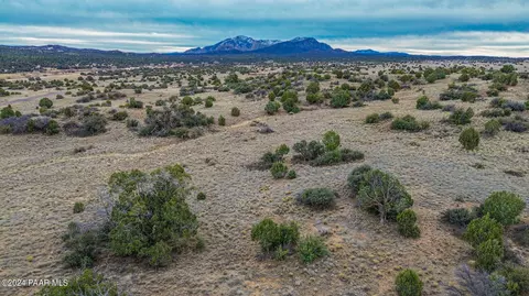 8350 W Nomadic Way, Prescott, AZ 86305