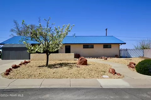 42 S Navajo Dr, Page, AZ 86040