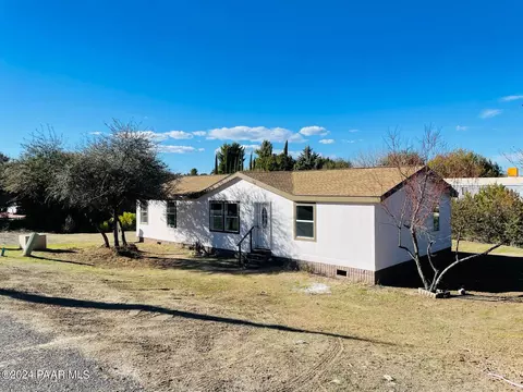 20794 E Larry Ln, Mayer, AZ 86333
