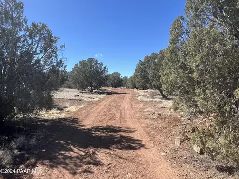 358 Lucky Ln, Ash Fork, AZ 86320 photo 4