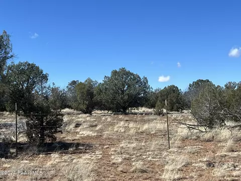 358 Lucky Ln, Ash Fork, AZ 86320 photo 2