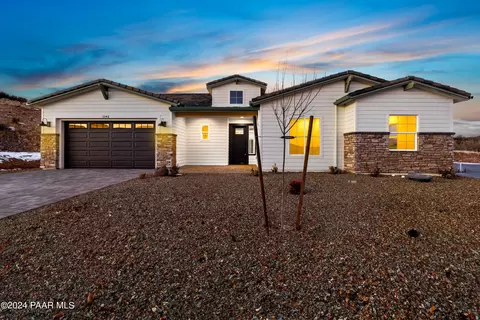 1142 S Lakeview Dr, Prescott, AZ 86301