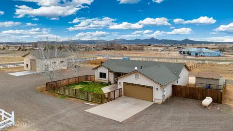 25620 N Burgundy Way, Paulden, AZ 86334