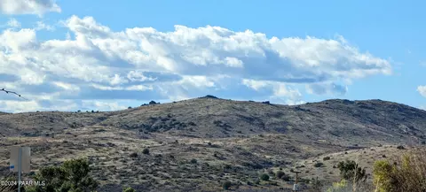 20457 E Deer Valley Ln, Mayer, AZ 86333