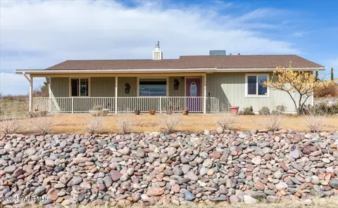 17690 E Bob White Rd, Mayer, AZ 86333