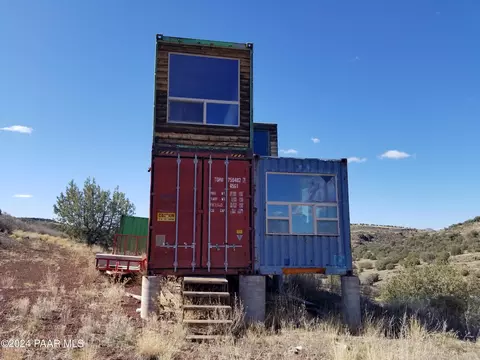 137138 Dozer Ave, Ash Fork, AZ 86320
