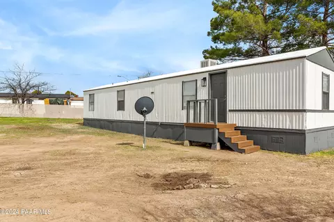 20816 E Mesa Verde Rd, Cordes Lakes, AZ 86333