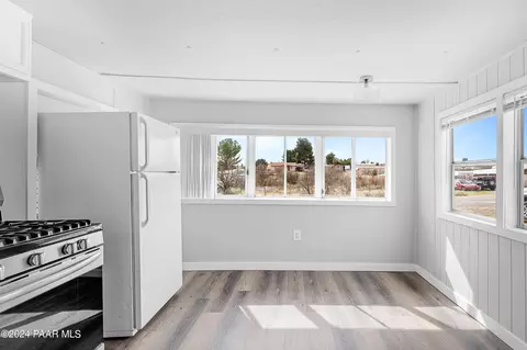 20540 E Concho Ln, Mayer, AZ 86333