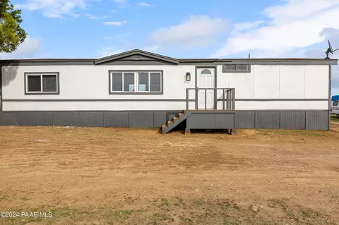 20592 E Quail Run Dr, Mayer, AZ 86333